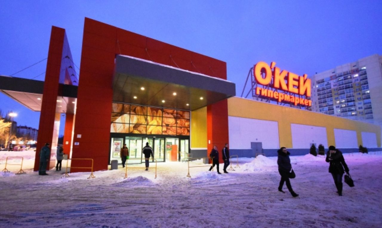 В Воронеже накренилась крыша крупного гипермаркета: посетителей эвакуировали