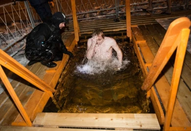 Воронежцы могут успеть окунуться в крещенские купели до середины сегодняшнего дня