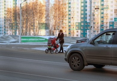 В Воронеже жилой дом оказался отрезан от цивилизации оживлённой магистралью
