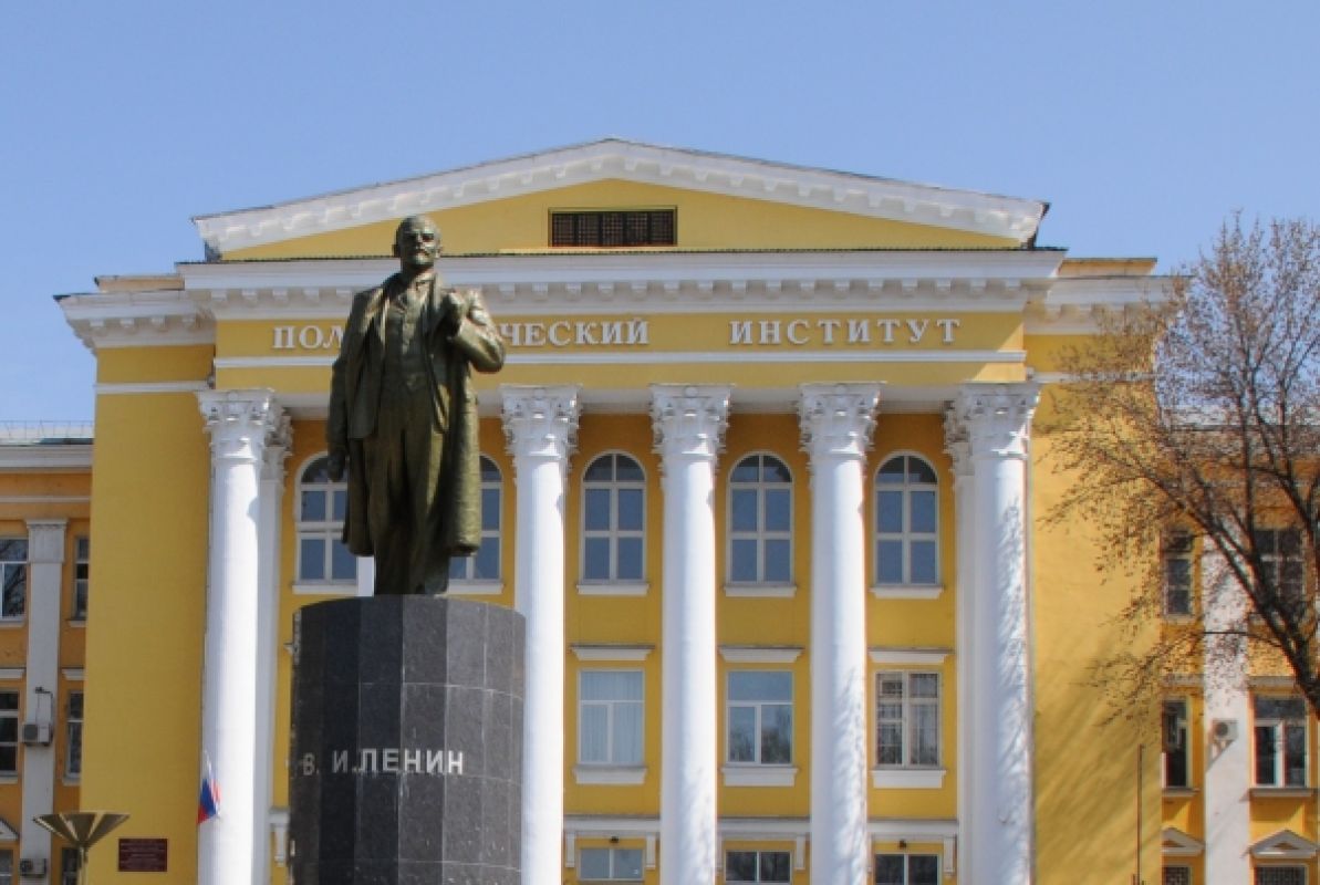 Студентам опорного вуза Воронежа отдали задержанную стипендию