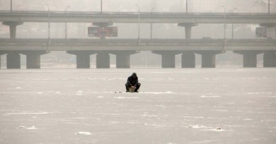 Спасатели: лёд на Воронежском водохранилище достиг безопасной толщины