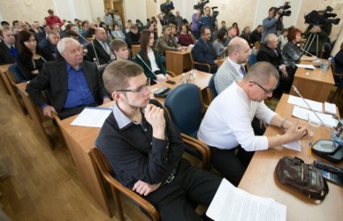На слушания по отмене выборов мэра в Воронеже согнали студентов