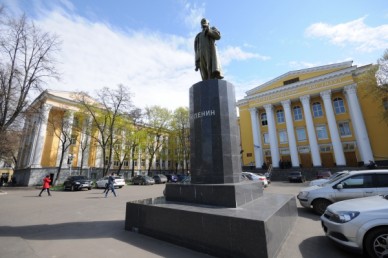 Проректор технического университета Воронежа уволилась после скандала с задержко...