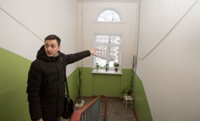 Воронежец вместе с соседями превратил разваливавшуюся сталинку в дворец