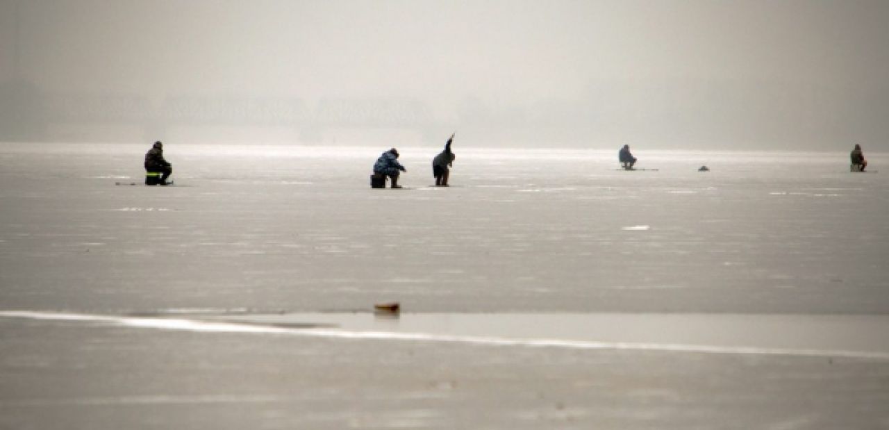 Спасатели предупреждают воронежцев об опасности выхода на лёд водохранилища