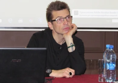 Телеведущий Александр Анатольевич в Воронеже на интервью разделся и не смог одеться