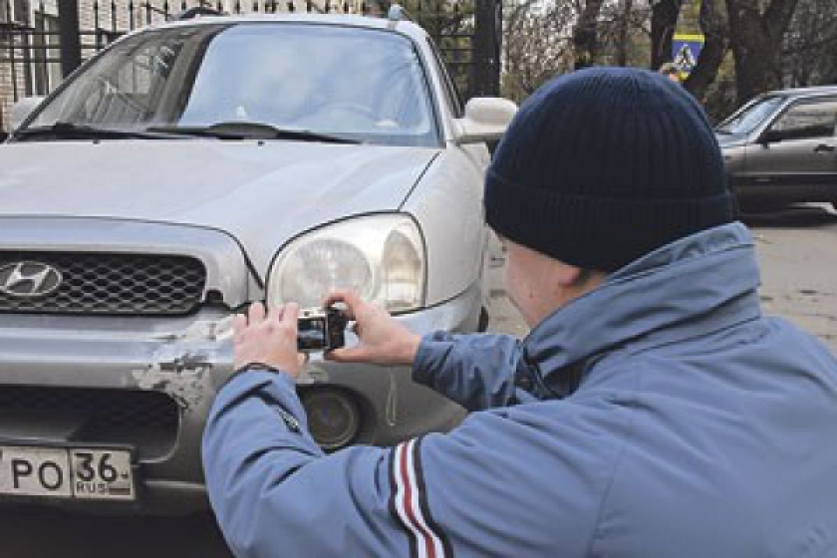 Теперь закон обязывает автовладельца после ДТП сначала обращаться в страховую компанию, а уж только потом, если есть желание, в независимую автоэкспертизу