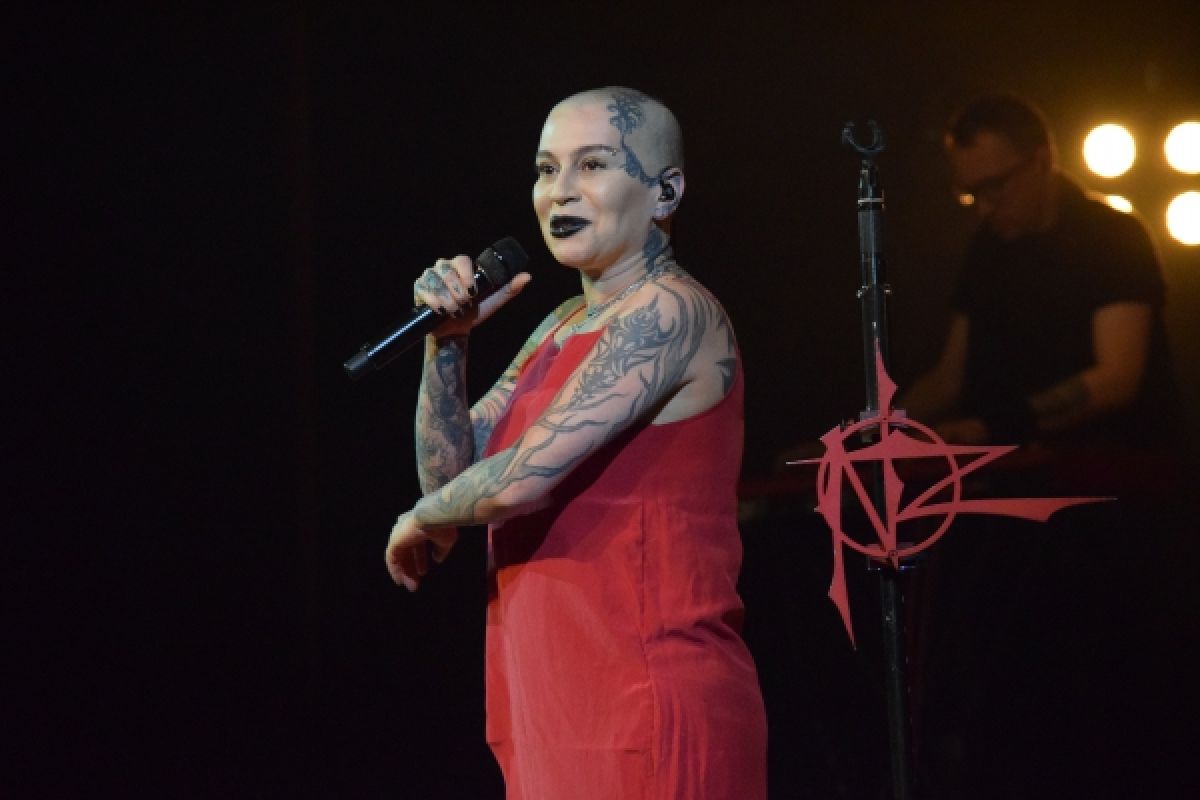 Наргиз Закирова в Воронеже на концерте рассказала о проблемном разводе