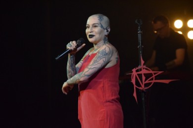 Наргиз Закирова в Воронеже на концерте рассказала о проблемном разводе