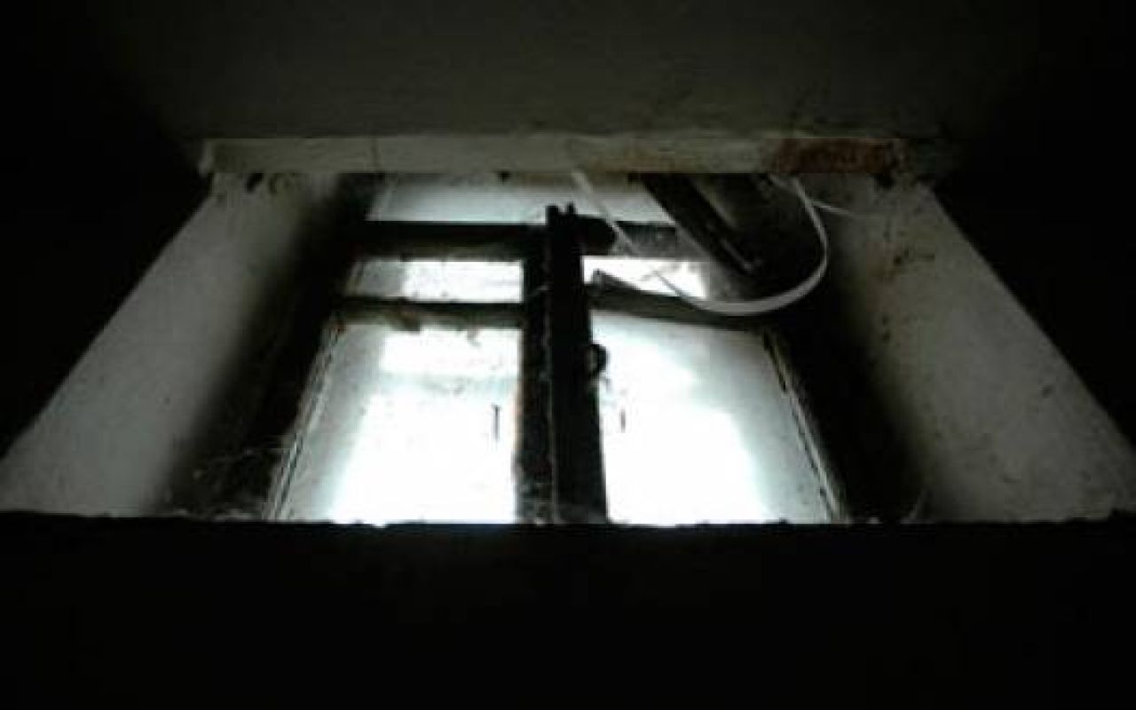 В Воронеже 35-летний мужчина выбросился с седьмого этажа собственной квартиры