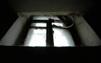 В Воронеже 35-летний мужчина выбросился с седьмого этажа собственной квартиры