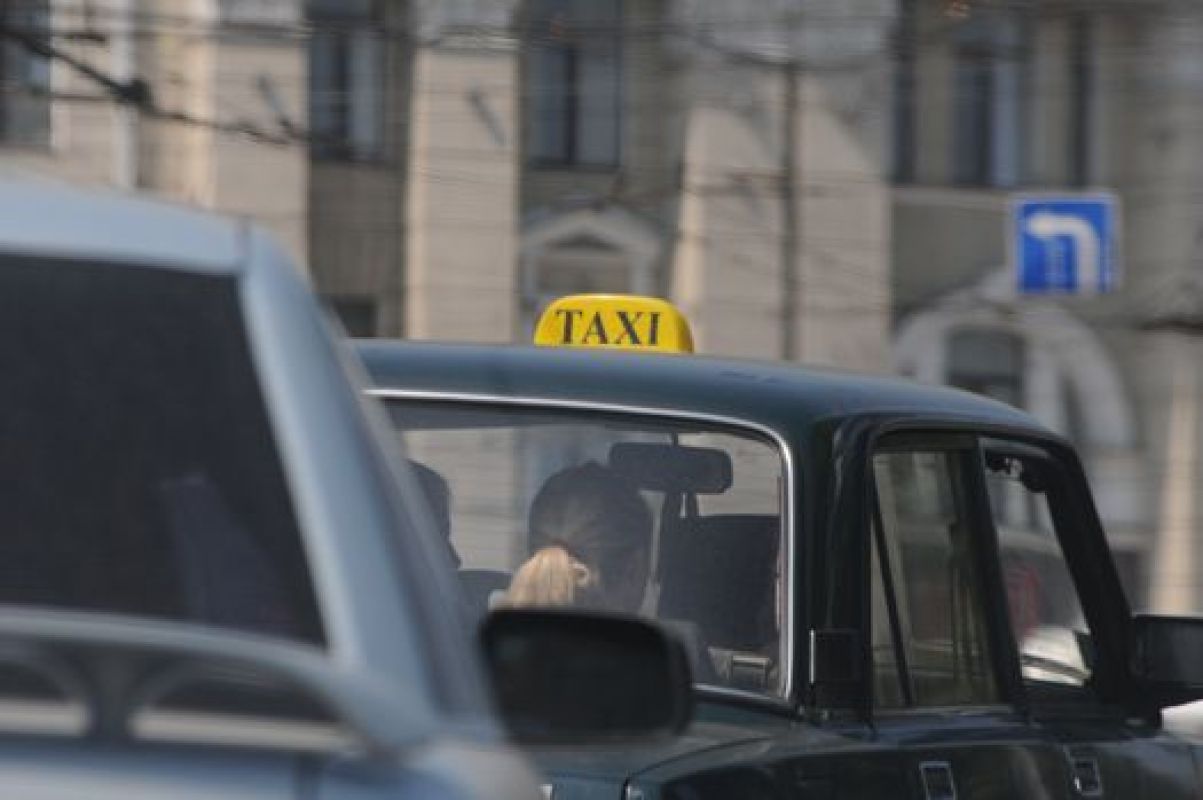 Нелегальных таксистов с 1 января штрафовать не будут