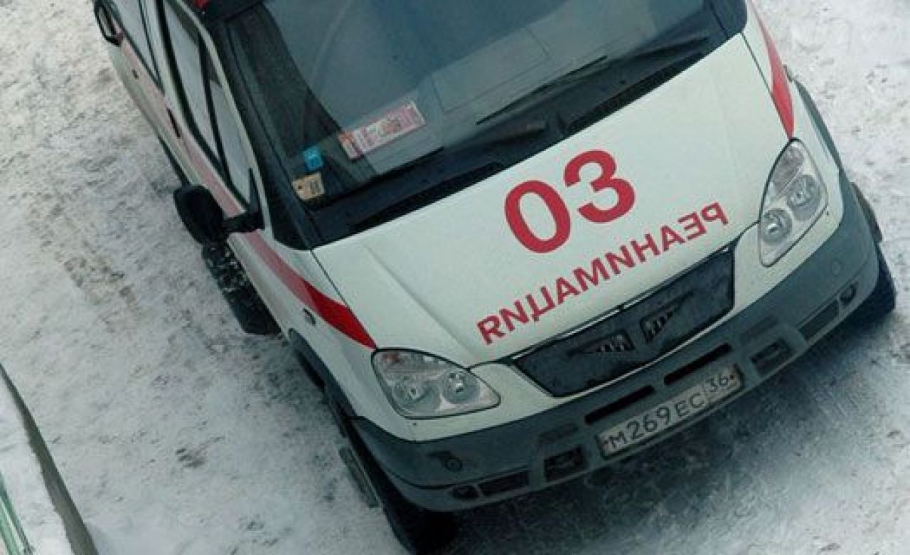 В Воронежской области семья попала в ДТП - водитель погиб, его жена в реанимации