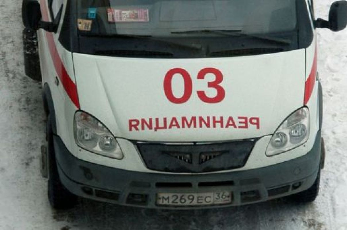 В Коминтерновском районе на пешеходном переходе сбили женщину