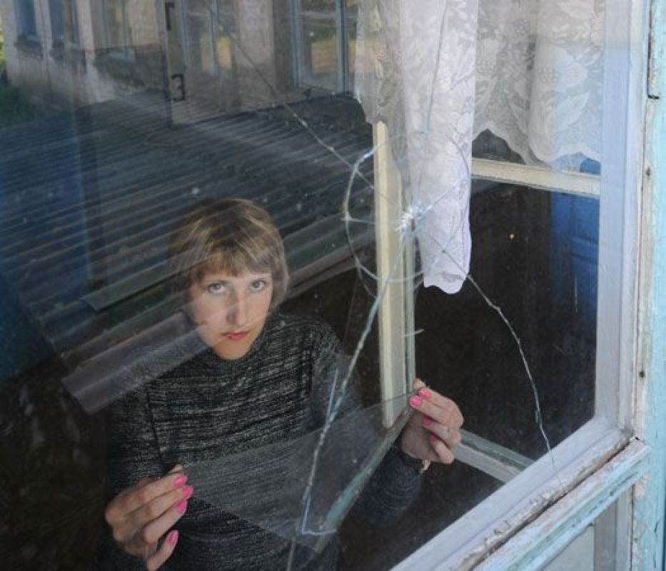 Из-за взрывов в домах жителей поселка имени Дзержинского бьются стёкла