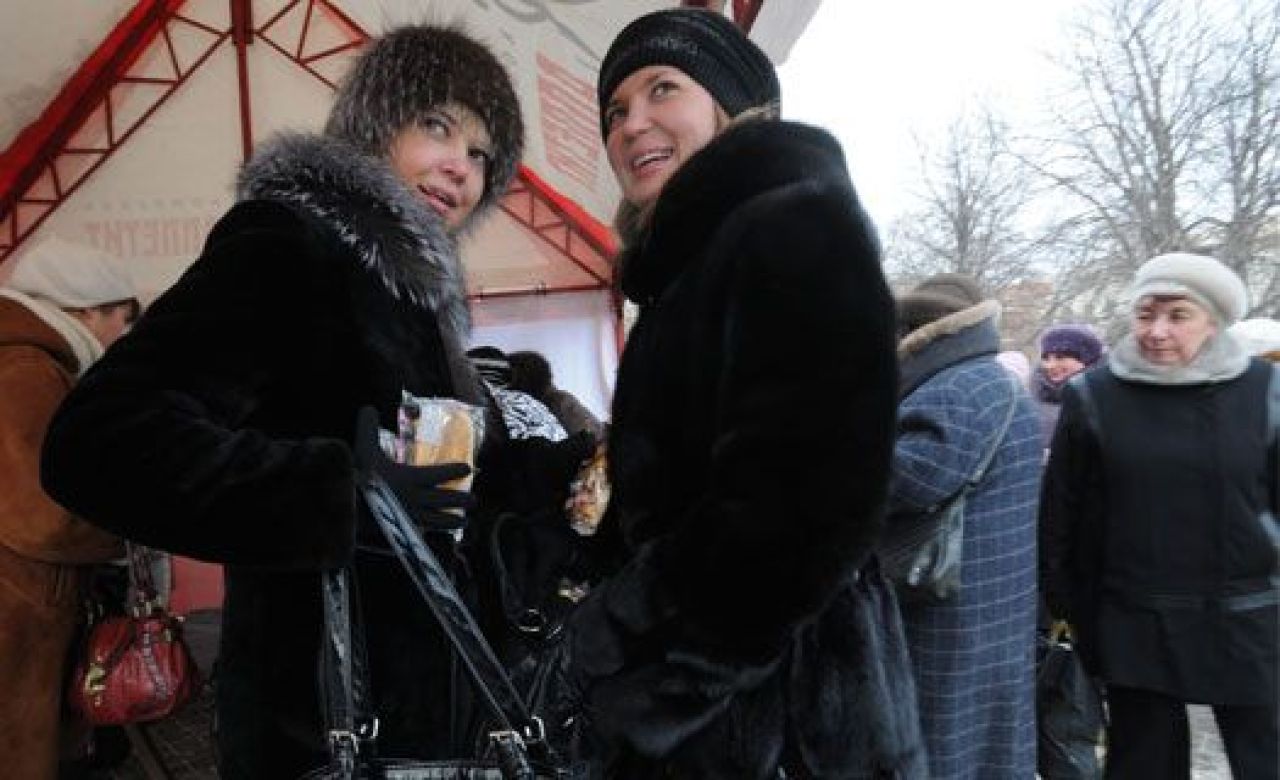 Не всех участников митинга волновало происходящее на трибуне