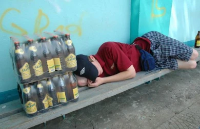 В Воронеже за пьянство школьника предстоит ответить его матери