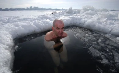 Мировой рекорд воронежского моржа побит на 20 минут
