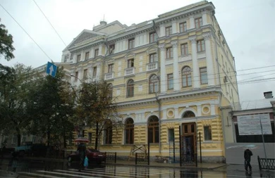 У загса столкнулись автобусы: проспект Революции встал в пробке