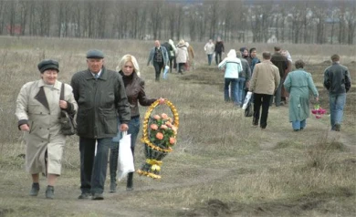 Больше половины читателей «МОЁ! Online» не пойдут на кладбище на Пасху