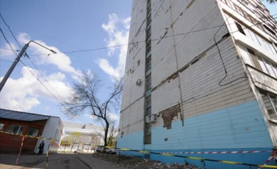 Из больницы выписана 6-летняя девочка, на которую упала плитка с многоэтажки