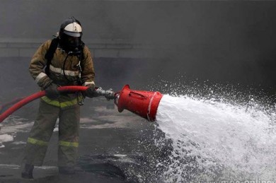 В 14-этажке на Ленинском проспекте горел склад супермаркета