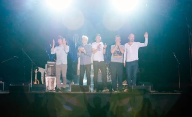 На концерте Brainstorm воронежцы пели вместе с артистами под проливным дождём