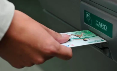 Жительница Воронежа стала жертвой вора, забыв деньги в банкомате