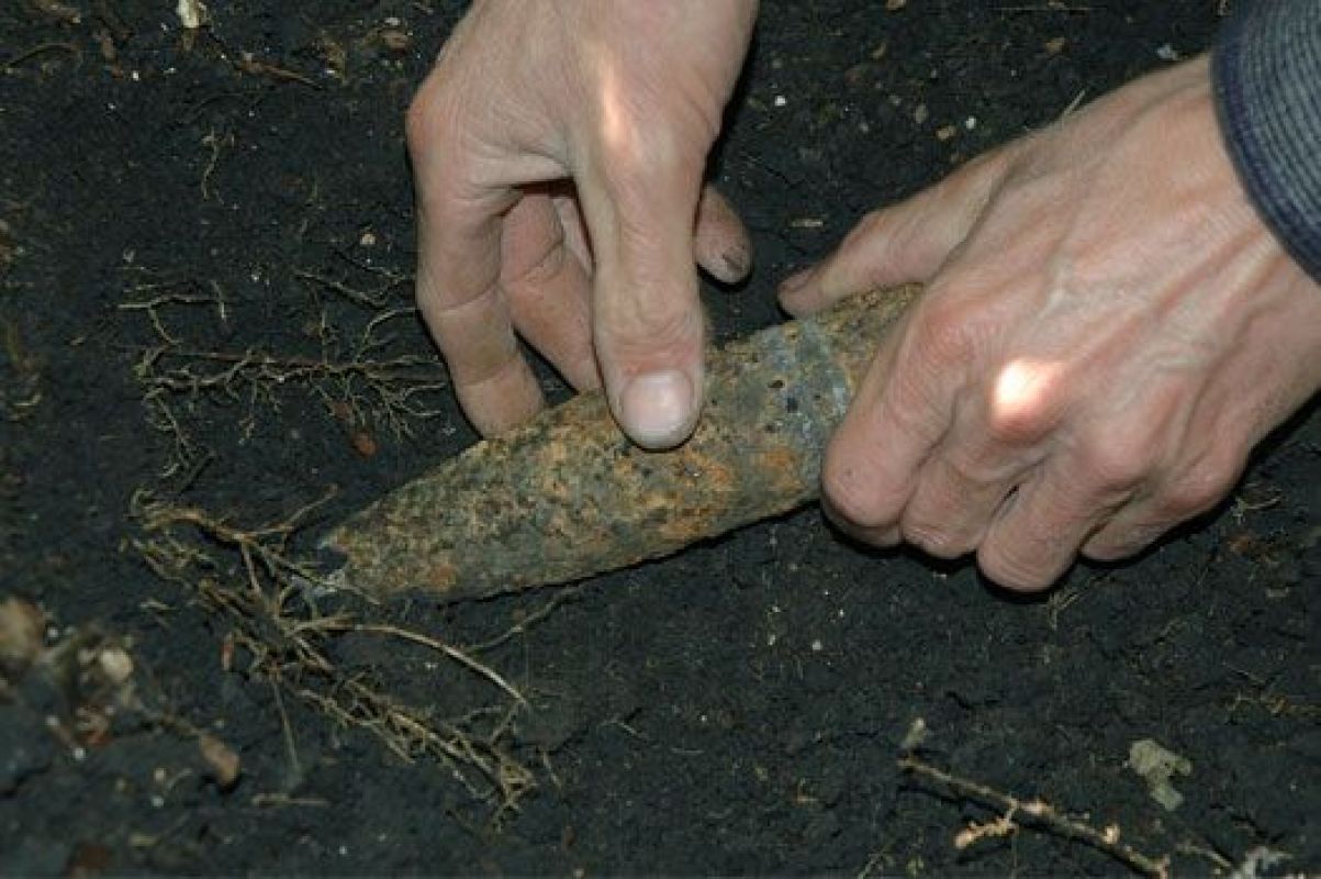 В Воронеже у банка нашли мину