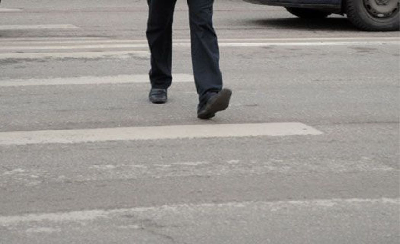 Житель Воронежской области рисует разметку «там, где опасно ходить»