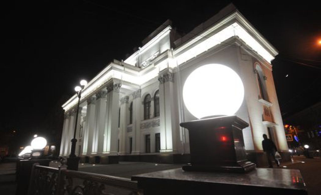 Оперативные службы Воронежа ночью подняли по тревоге из-за сообщения о бомбе  в драмтеатре