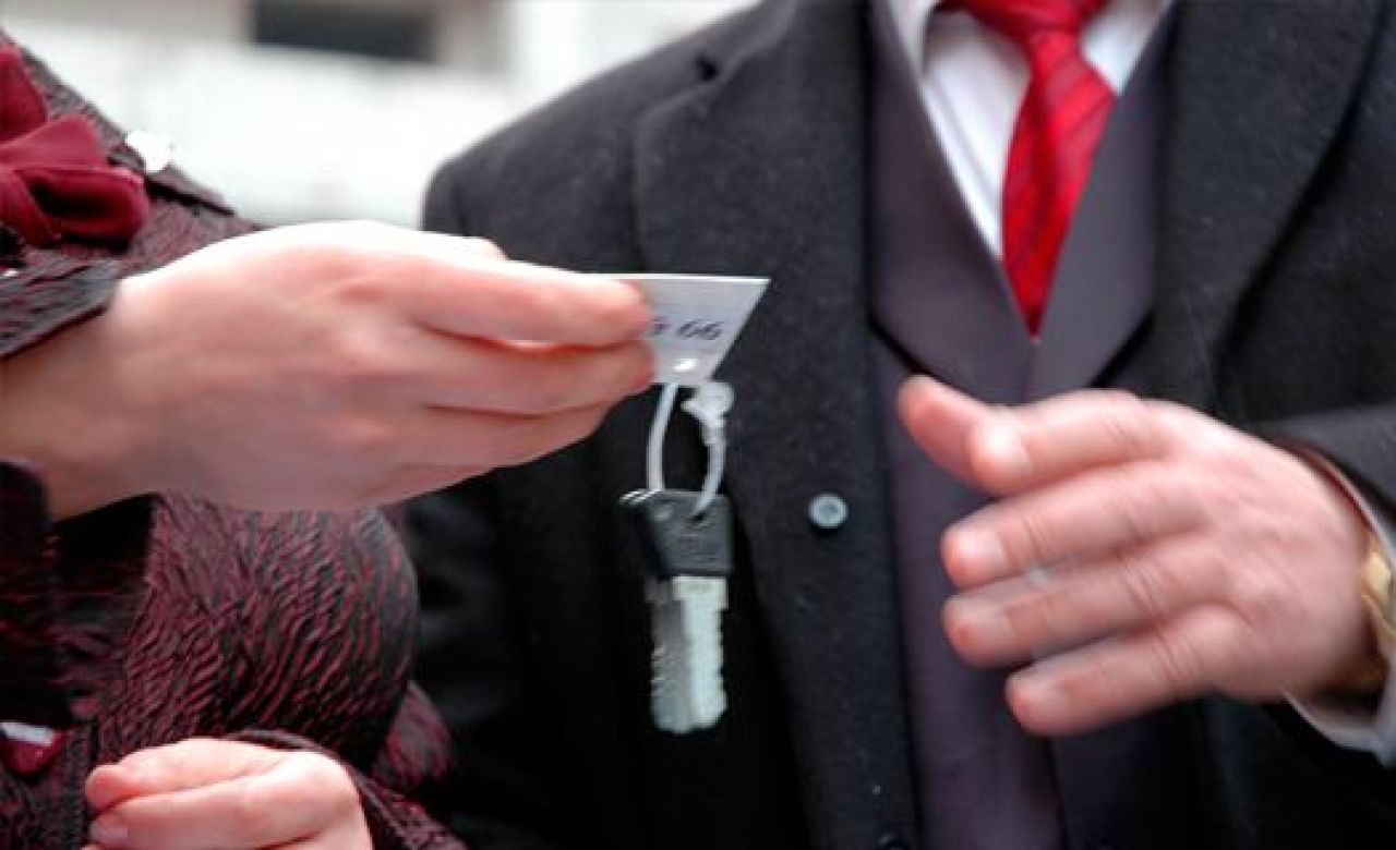 В Воронеже осудили мошенника, который за день сдал одну квартиру восьмерым