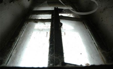 На Ленинском проспекте мальчик выпал из окна с 4-го этажа