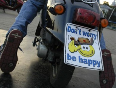 Два школьника на скутере попали в больницу после столкновения с ВАЗом