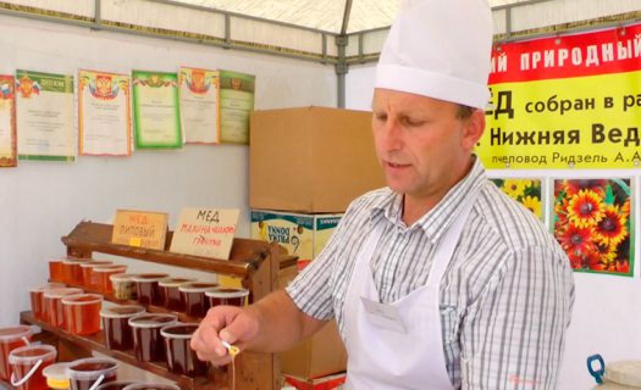 Воронежцам рассказали, как правильно выбрать мёд