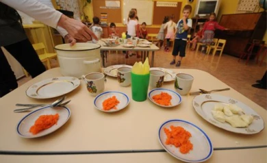 Пятеро детей из санатория попали в больницу из-за салатов