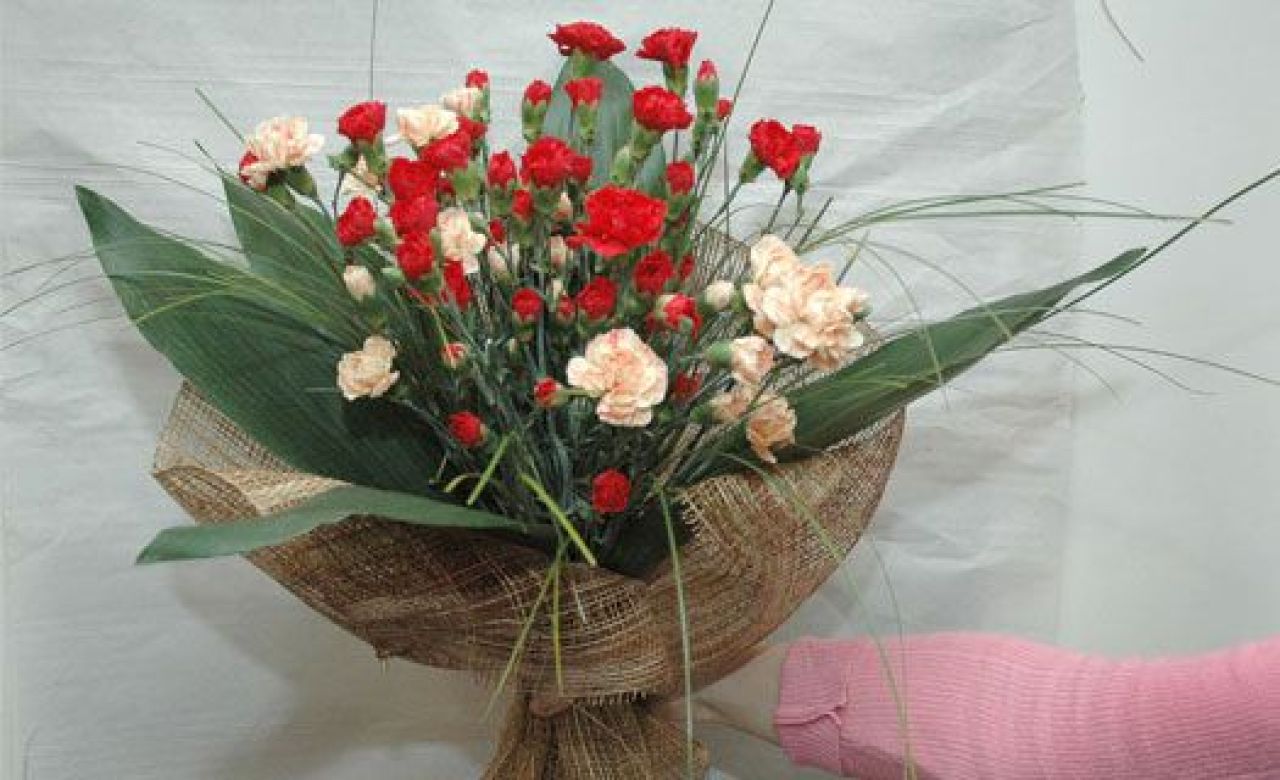 Воронежские продавцы обещают не повышать цены на цветы 1 сентября