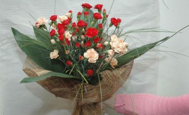 Воронежские продавцы обещают не повышать цены на цветы 1 сентября