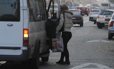 В Воронеже из-за водителя-лихача трое пассажиров маршрутки получили травмы