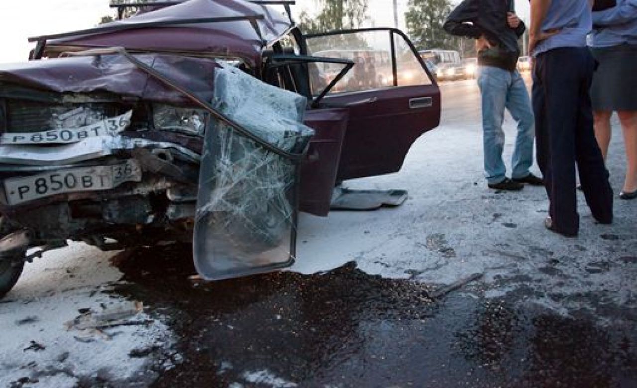 Крупное ДТП на Ленинском проспекте: есть тяжело раненные