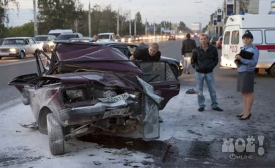Один из пострадавших в аварии у музея-диорамы скончался в больнице