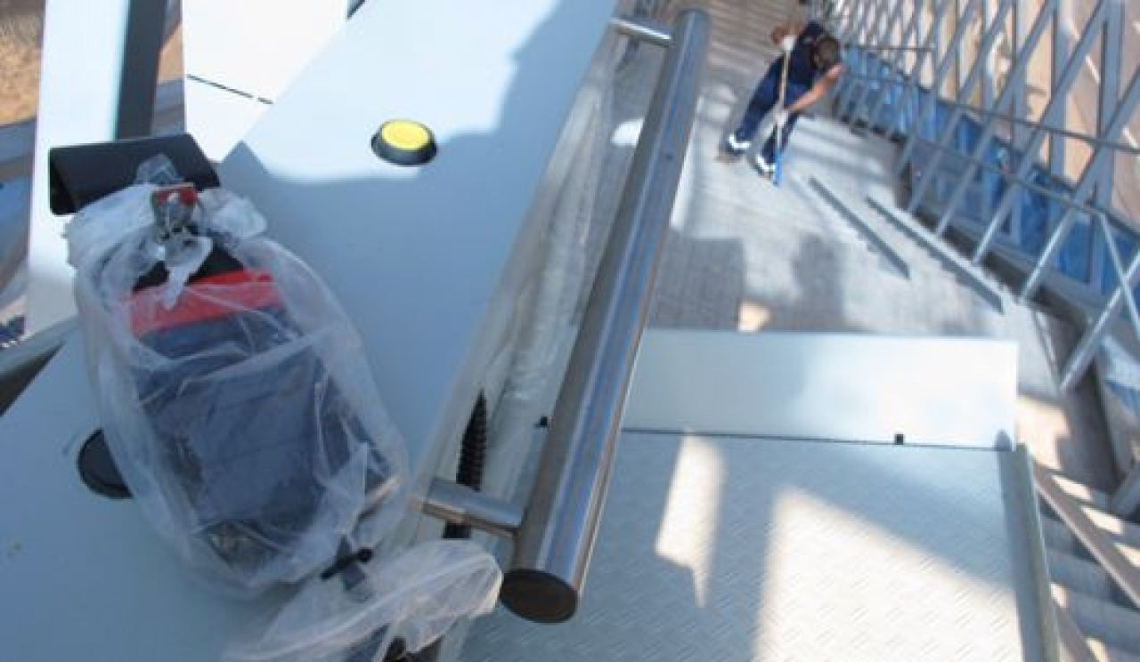 У нового надземного перехода в Воронеже будут круглосуточно дежурить охранники