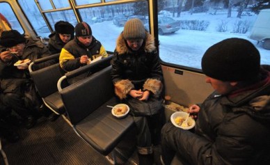 Власти предложили на зиму перевезти воронежских бомжей в Борисоглебск