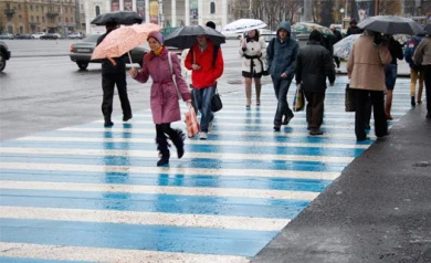 В центре Воронежа «зебры» раскрасили в синий цвет