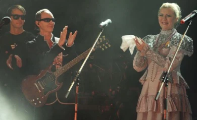 Группа «Пикник» удивила воронежцев волынщиком и казаками