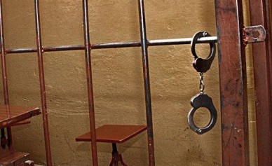 Воронежцу, убившему отца с помощью вилок и ножей, грозит до 15 лет тюрьмы