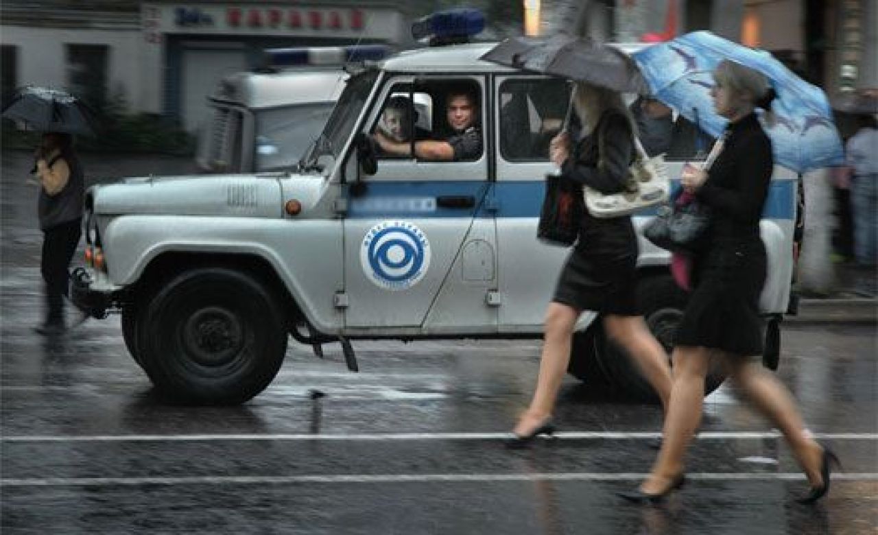 На улице Димитрова полицейский протаранил две машины: есть пострадавший