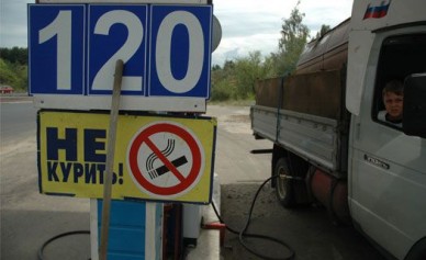 На улице Ворошилова демонтировали газовую заправку