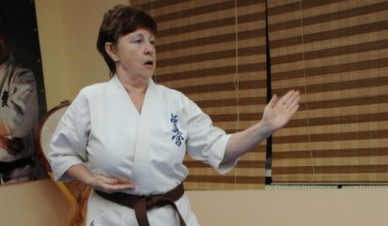 Жительница Воронежа в 62 года собирается получить чёрный пояс по карате