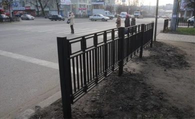 На Московском проспекте тротуары отделят от дороги забором за 6 млн рублей